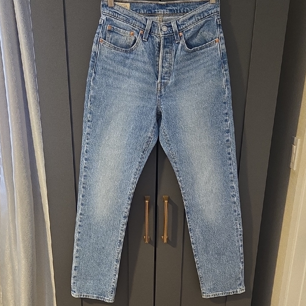 Levi's Classic 501 Blue Wash Jeans